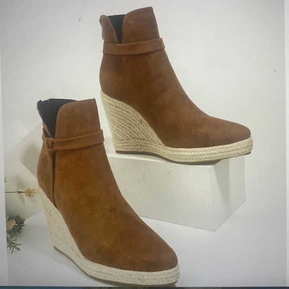 Faux Suede Knot Detail Point Toe Espadrille Wedge Boots - Picture 6 of 8